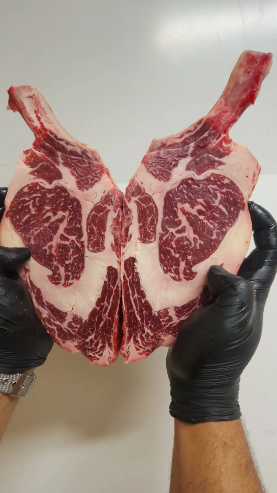 Tomahawk-Steak am Knochen